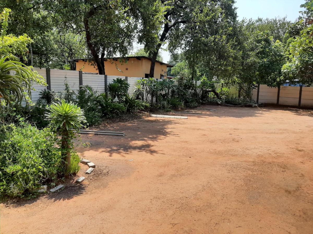 Elephant Walk Guesthouse And Back Packers Phalaborwa Exterior foto